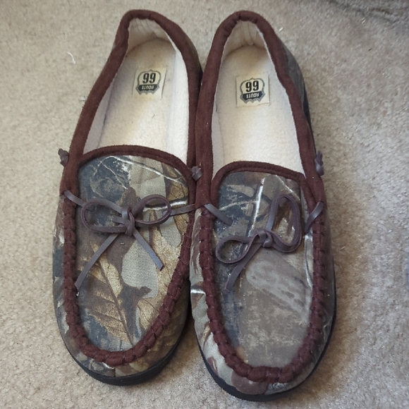 Route 66 Cozy Cream and Brown Slippers - Picture 8 of 8